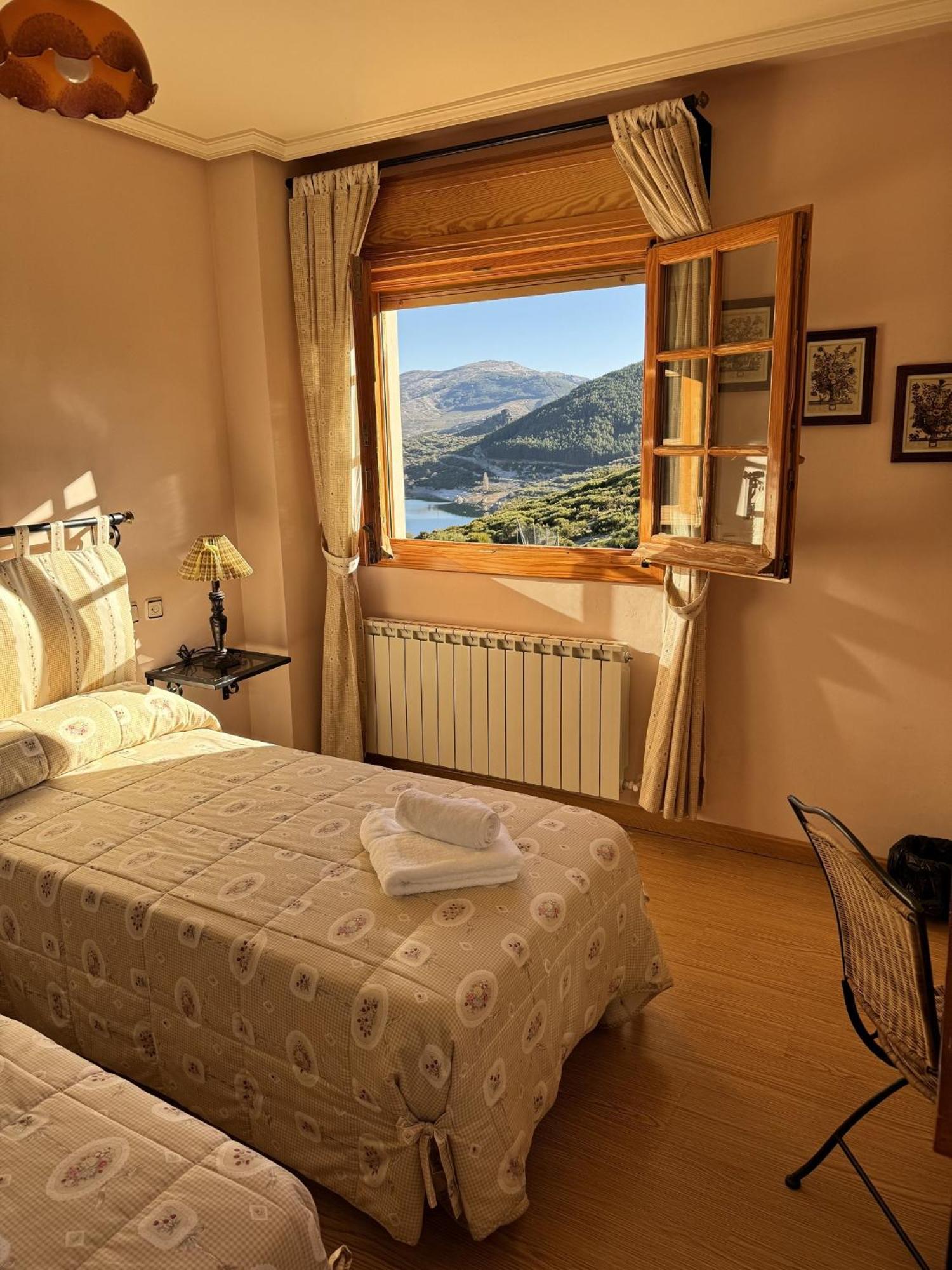 Hotel Pico Espiguete Alba de los Cardaños 외부 사진